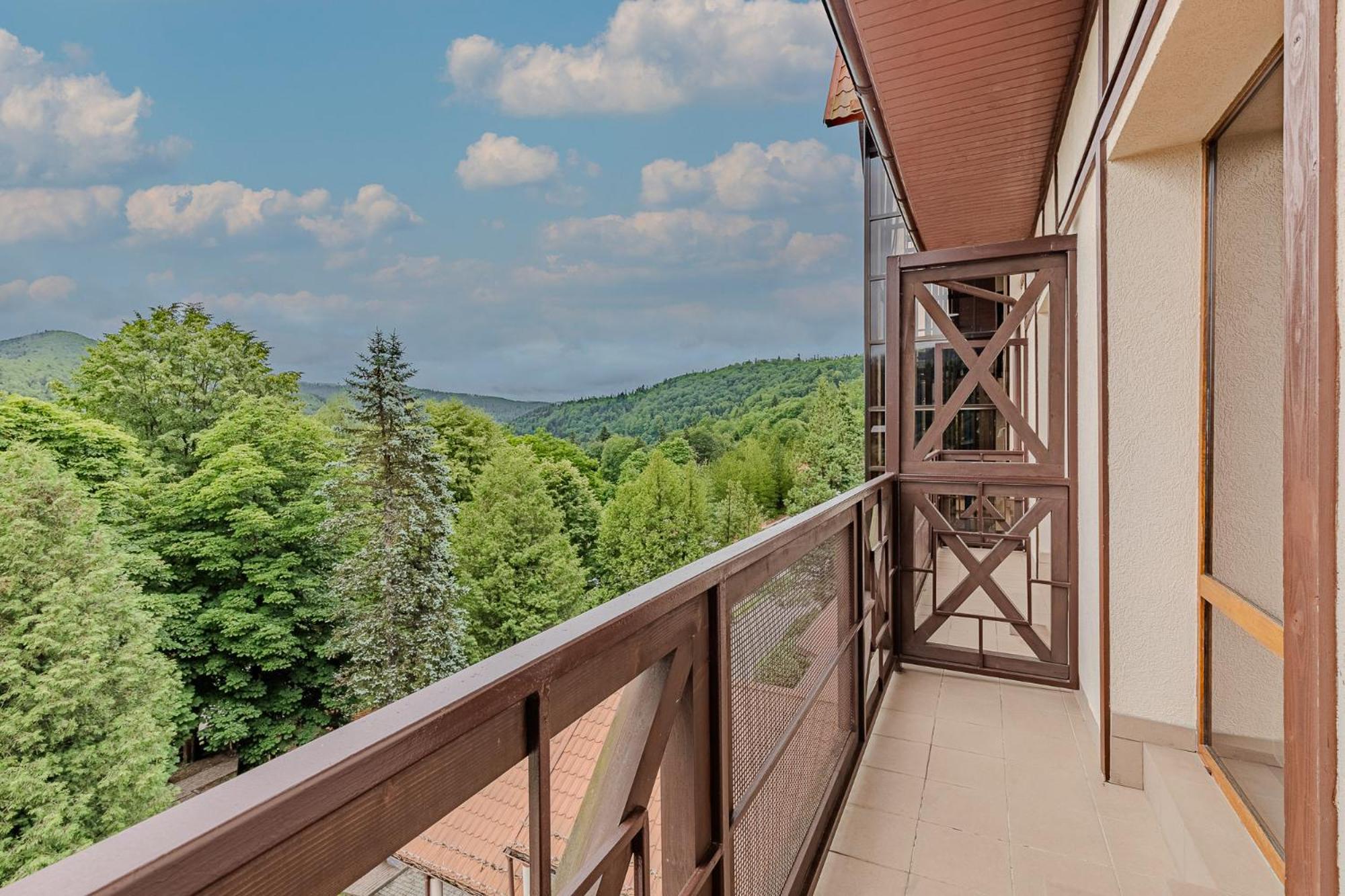 Hotel Edelweiss Jaremcze Zewnętrze zdjęcie
