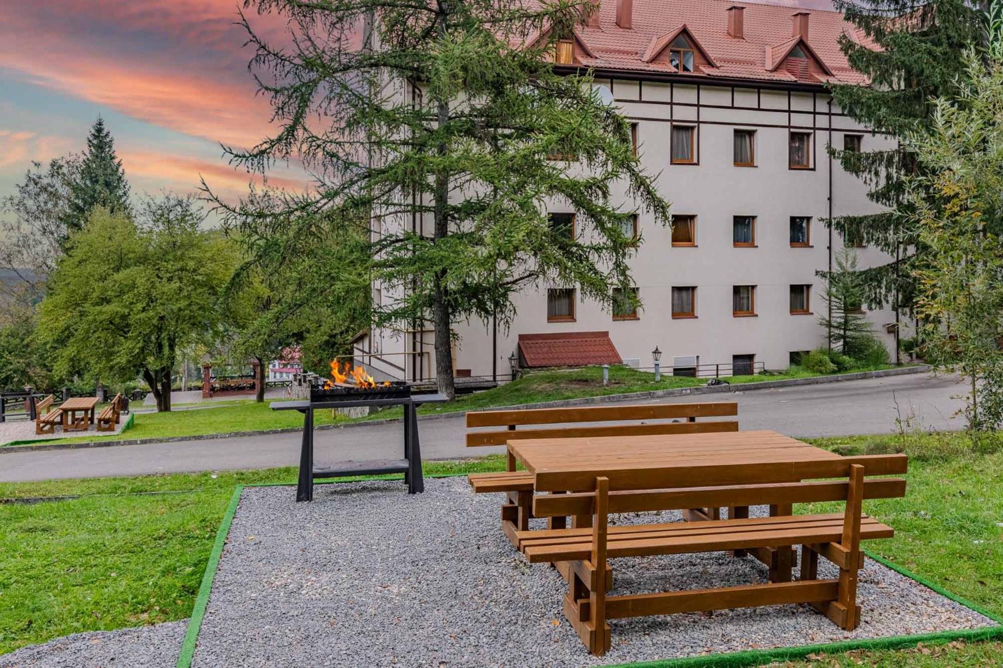 Hotel Edelweiss Jaremcze Zewnętrze zdjęcie